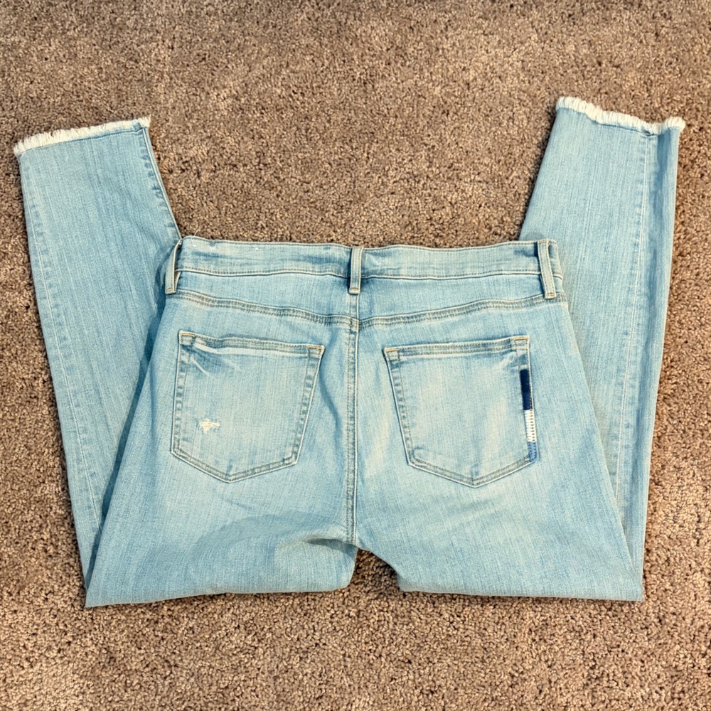 NWOT! LOFT Light Wash Skinny Crop Jeans